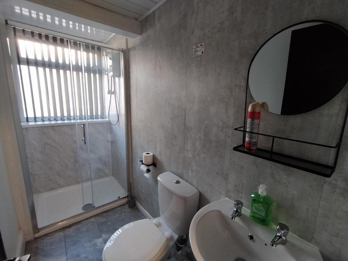 Black Ocean Holiday Apartments Blackpool Bagian luar foto