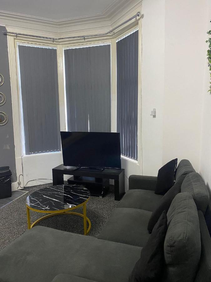Black Ocean Holiday Apartments Blackpool Bagian luar foto