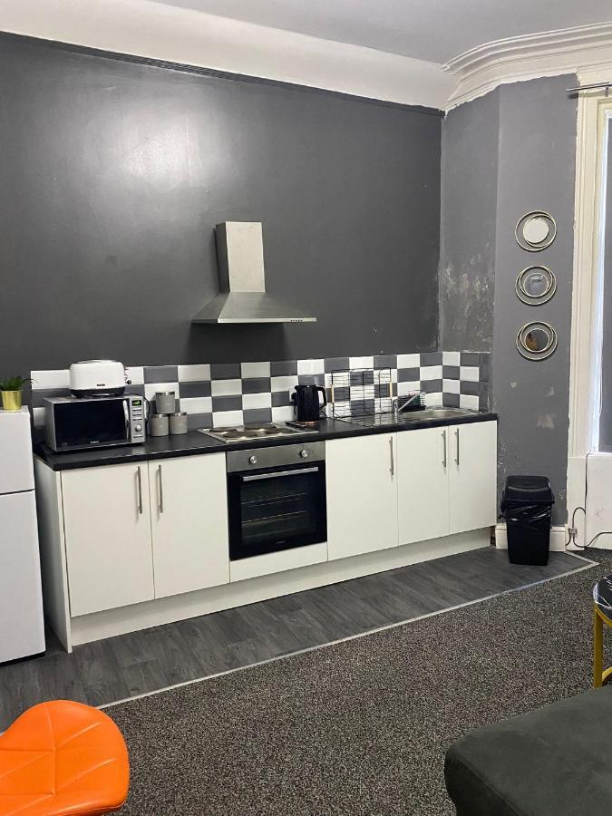 Black Ocean Holiday Apartments Blackpool Bagian luar foto