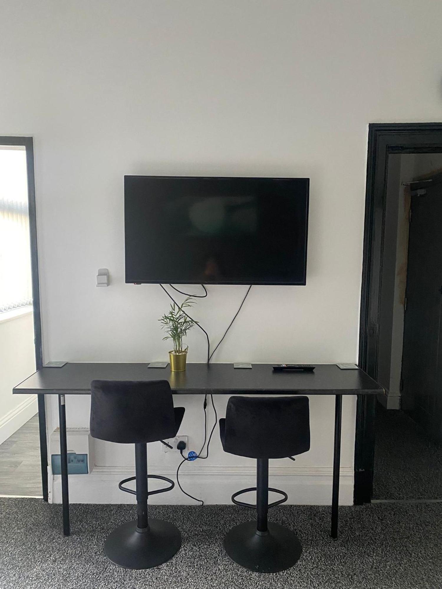 Black Ocean Holiday Apartments Blackpool Bagian luar foto