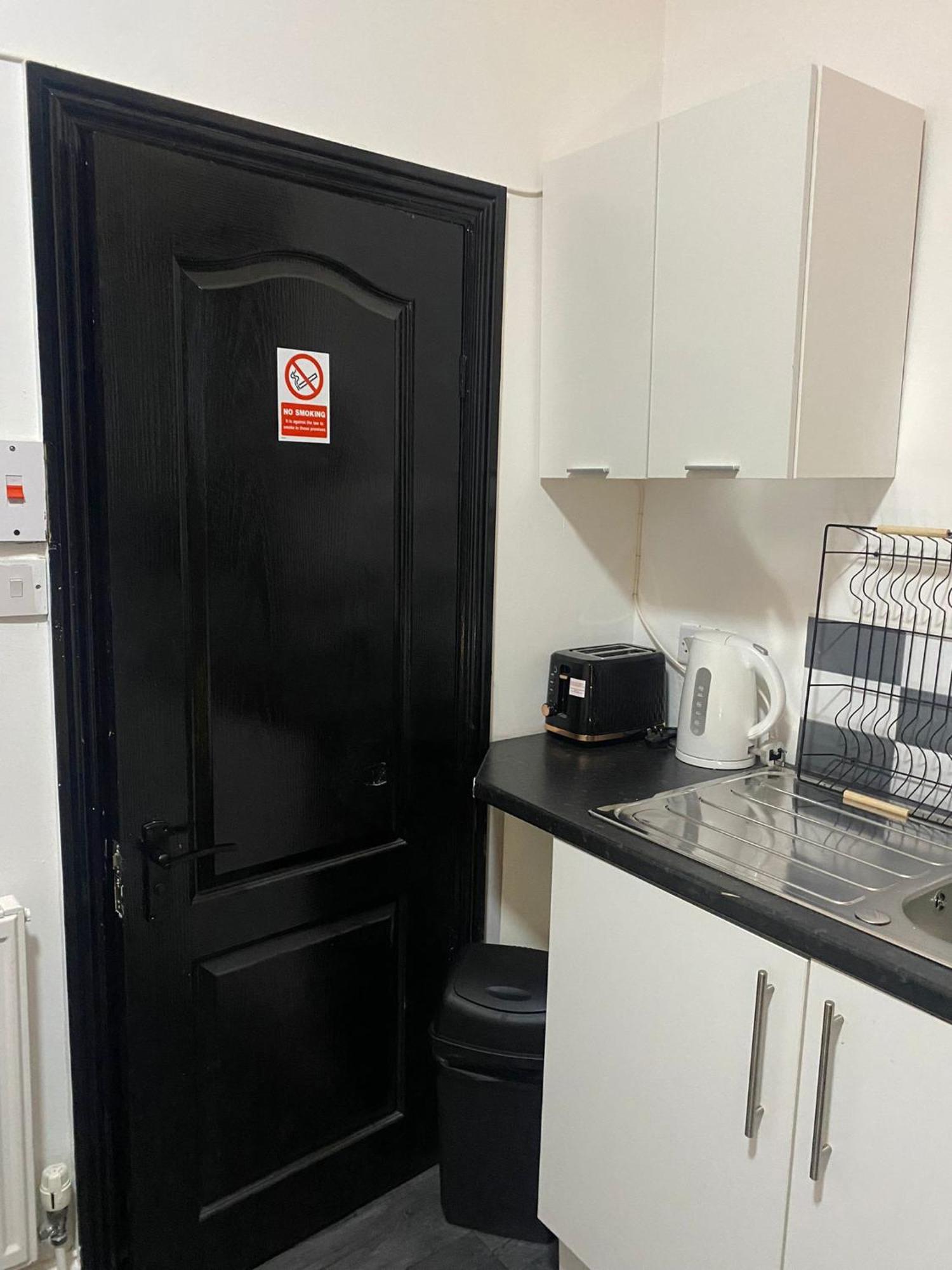 Black Ocean Holiday Apartments Blackpool Bagian luar foto