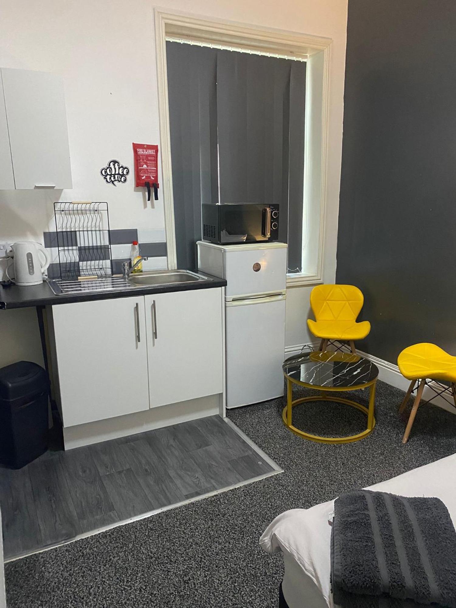 Black Ocean Holiday Apartments Blackpool Bagian luar foto