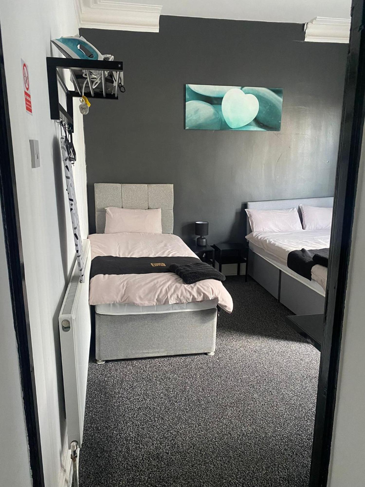 Black Ocean Holiday Apartments Blackpool Bagian luar foto